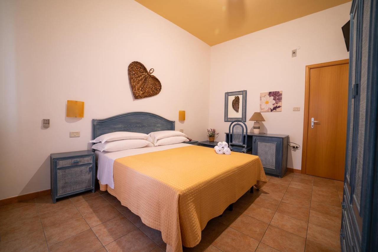 טורה אובו Hotel Costa D'Oro מראה חיצוני תמונה