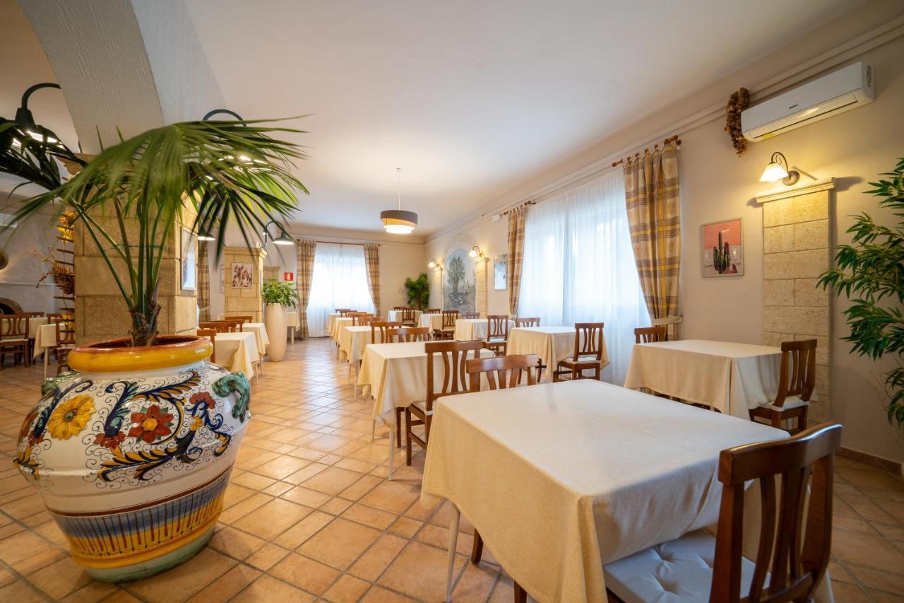 טורה אובו Hotel Costa D'Oro מראה חיצוני תמונה