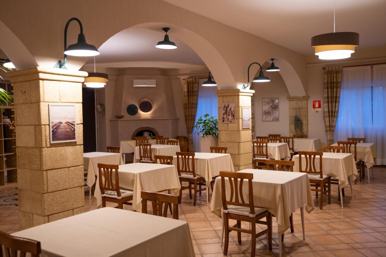 טורה אובו Hotel Costa D'Oro מראה חיצוני תמונה