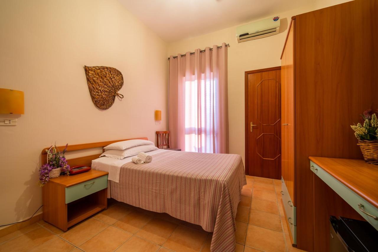 טורה אובו Hotel Costa D'Oro מראה חיצוני תמונה